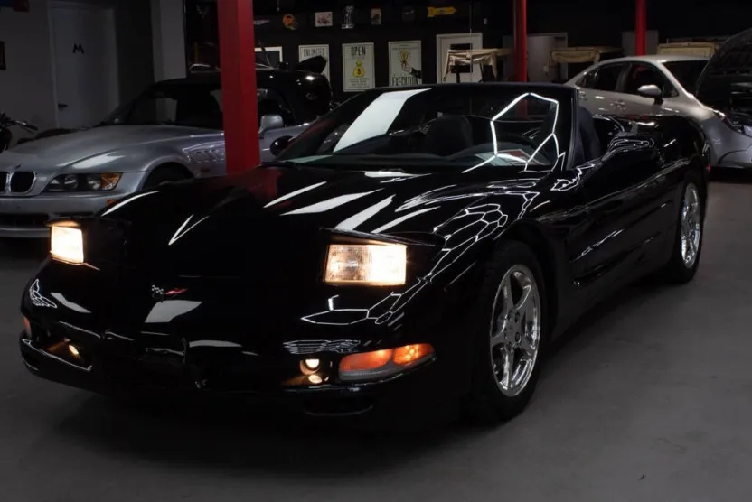 2002 Chevrolet Corvette Base Convertible photo 1