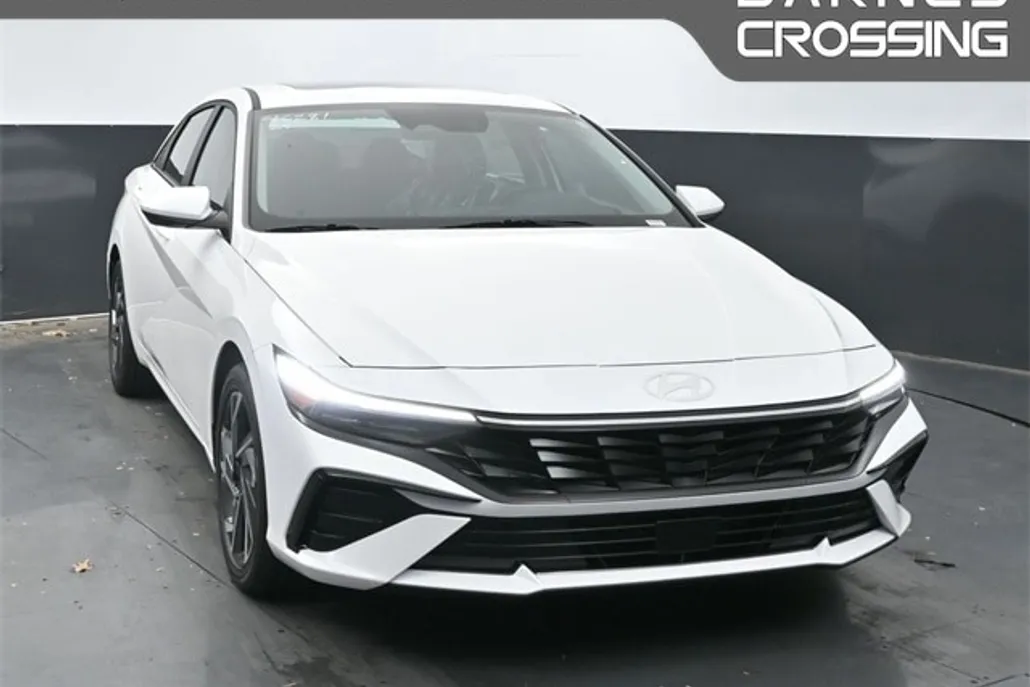 2025 Hyundai Elantra SEL Convenience photo 1