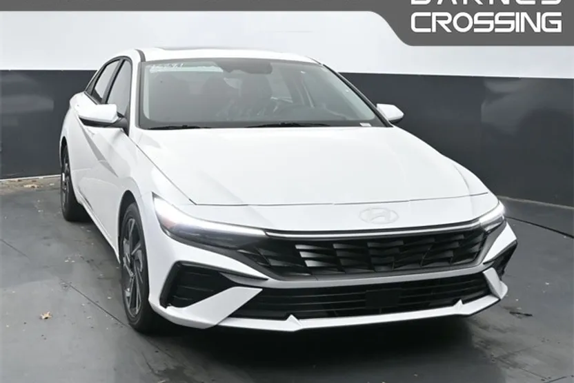 2025 Hyundai Elantra SEL Convenience photo 1