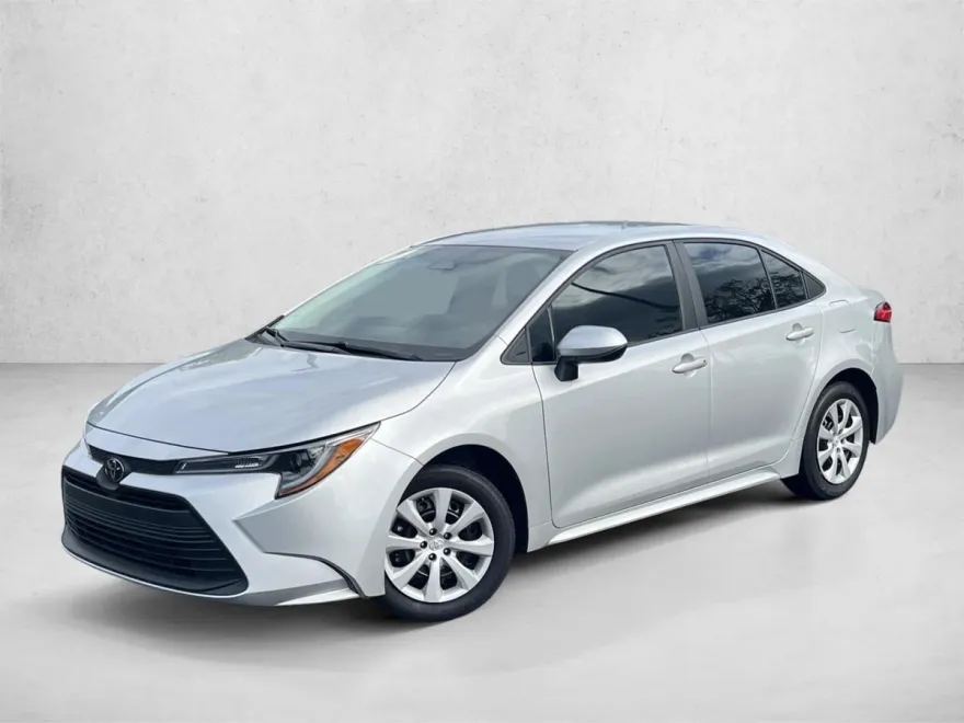 2024 Toyota Corolla LE photo 1