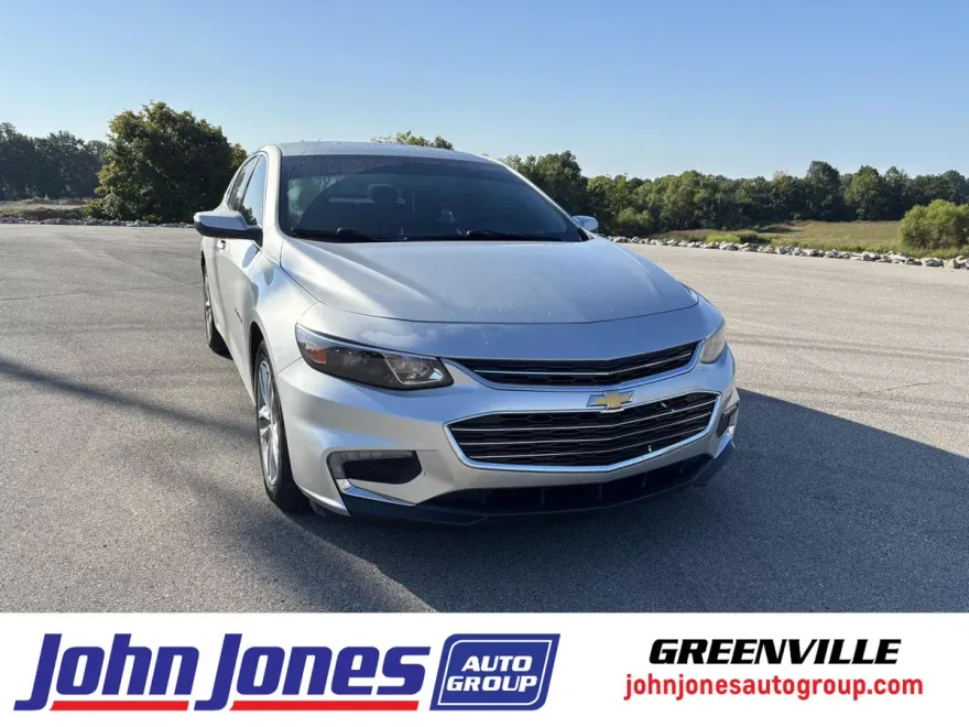 2016 Chevrolet Malibu 1LT photo 1