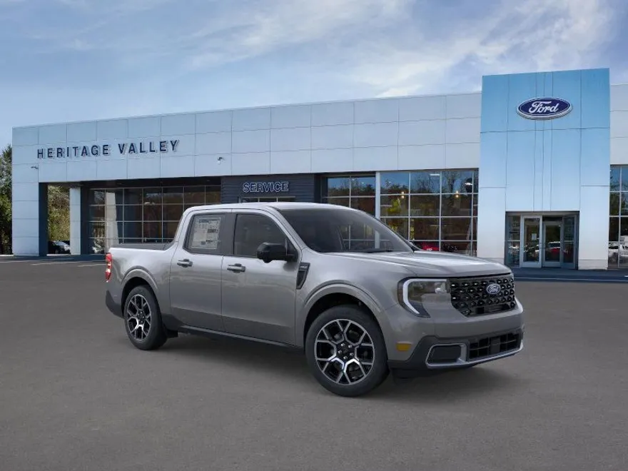 2025 Ford Maverick Lariat photo 1