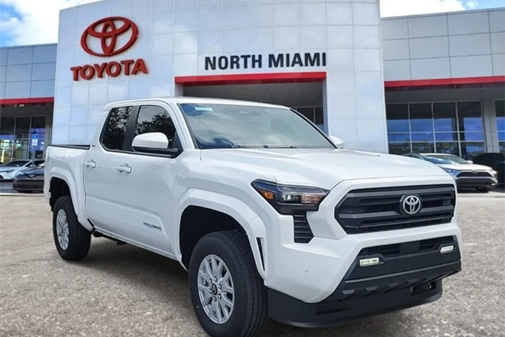2024 Toyota Tacoma SR5 photo 1
