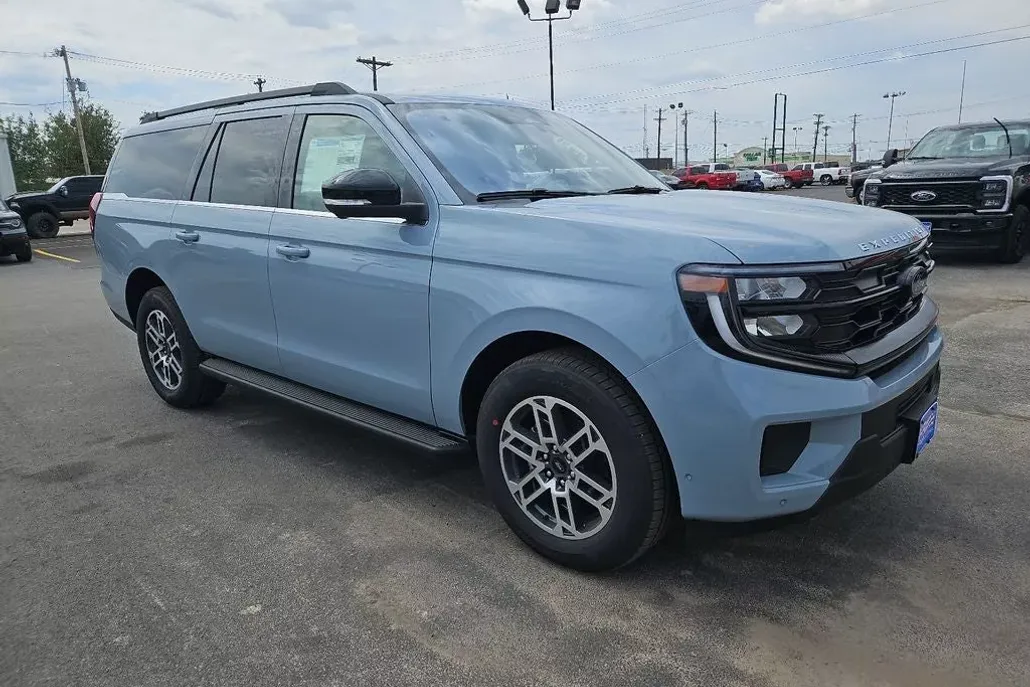 2025 Ford Expedition MAX photo 1