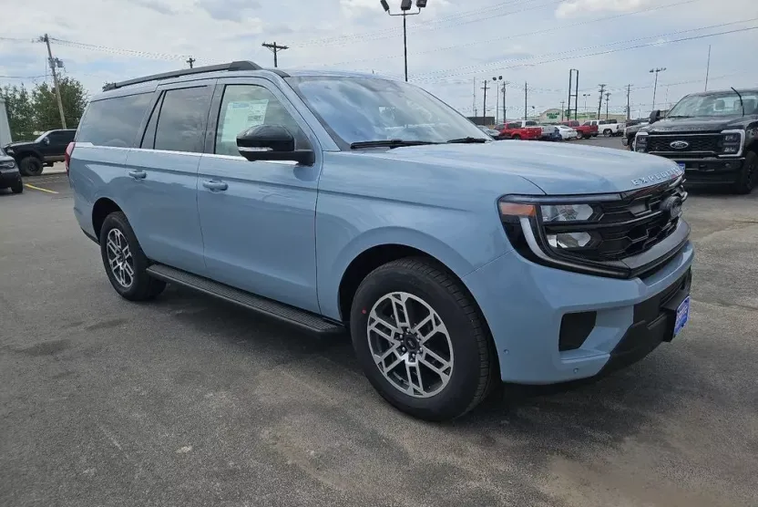 2025 Ford Expedition MAX photo 1