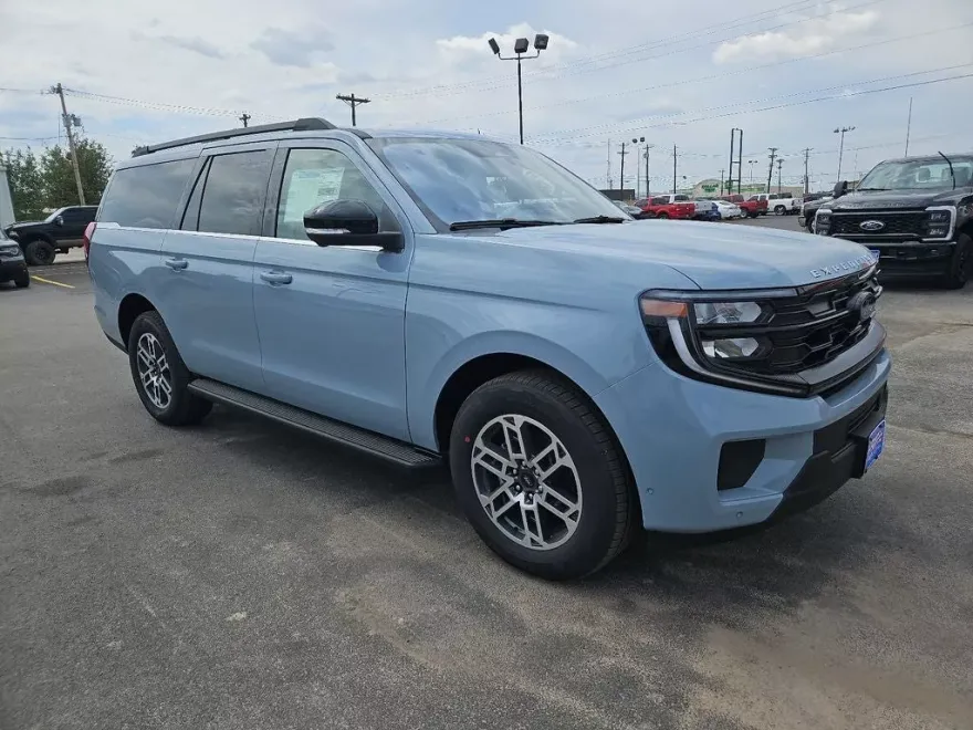 2025 Ford Expedition MAX photo 1