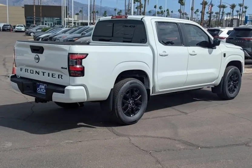 2026 Nissan Frontier Crew Cab SV photo 1