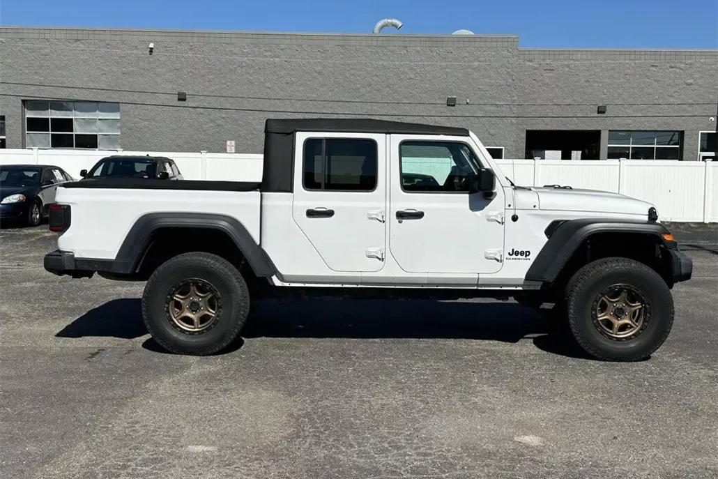 2020 Jeep Gladiator Sport photo 1