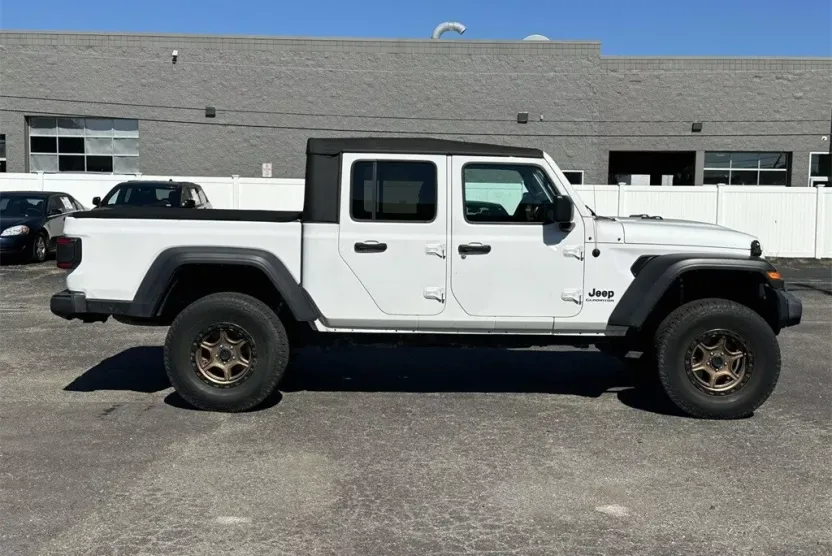 2020 Jeep Gladiator Sport photo 1
