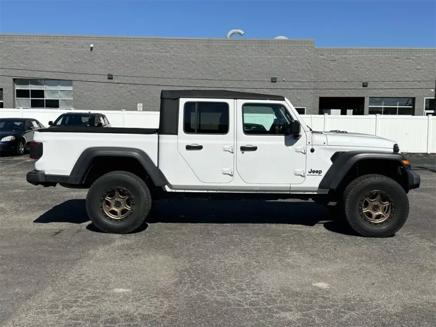 2020 Jeep Gladiator Sport photo 1