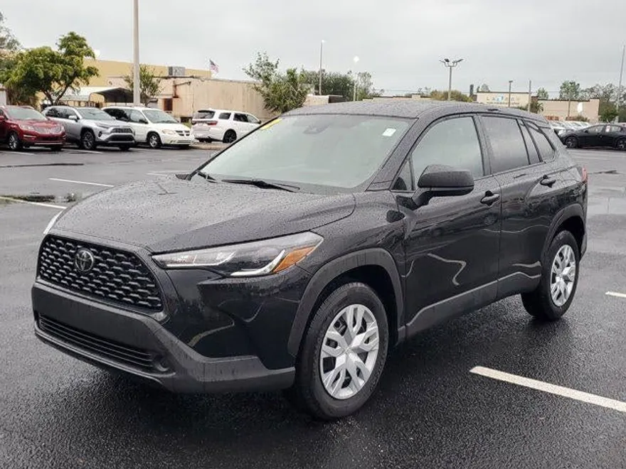 2022 Toyota Corolla Cross L photo 1