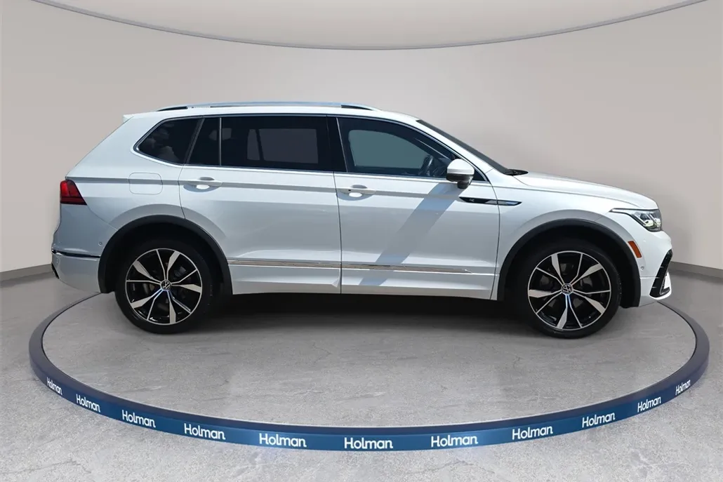 2022 Volkswagen Tiguan SEL Premium R-Line photo 1
