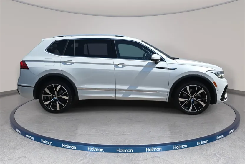 2022 Volkswagen Tiguan SEL Premium R-Line photo 1