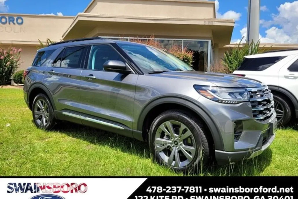 2025 Ford Explorer photo 1