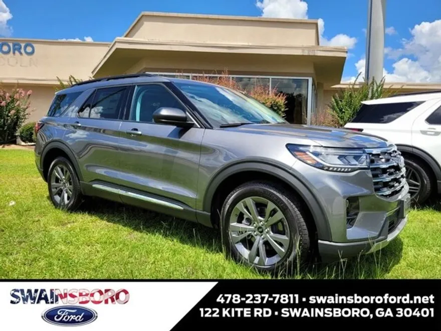 2025 Ford Explorer photo 1