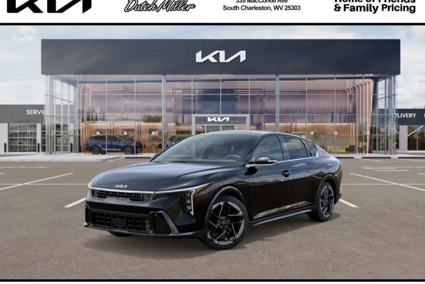 2025 Kia K4 GT-Line photo 1