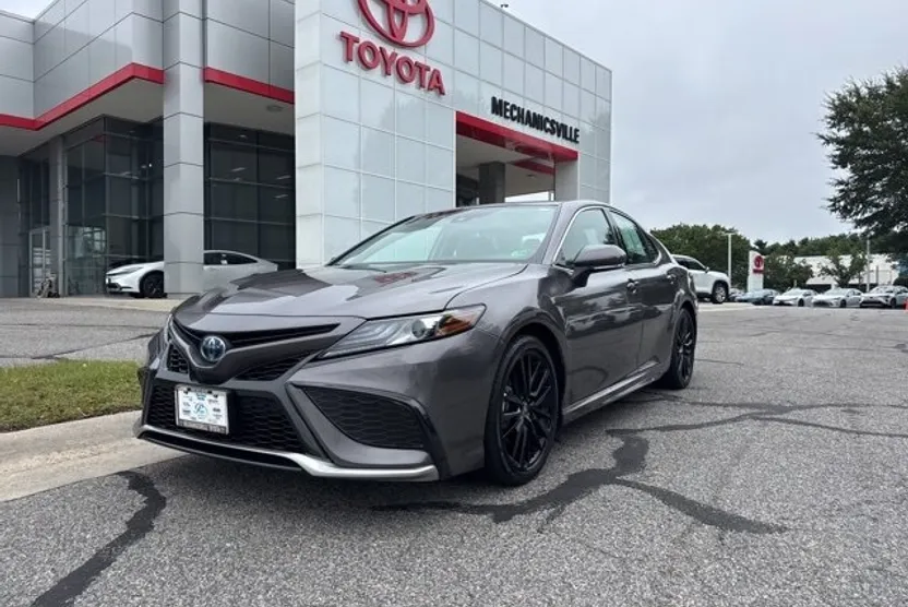2024 Toyota Camry Hybrid XSE photo 1