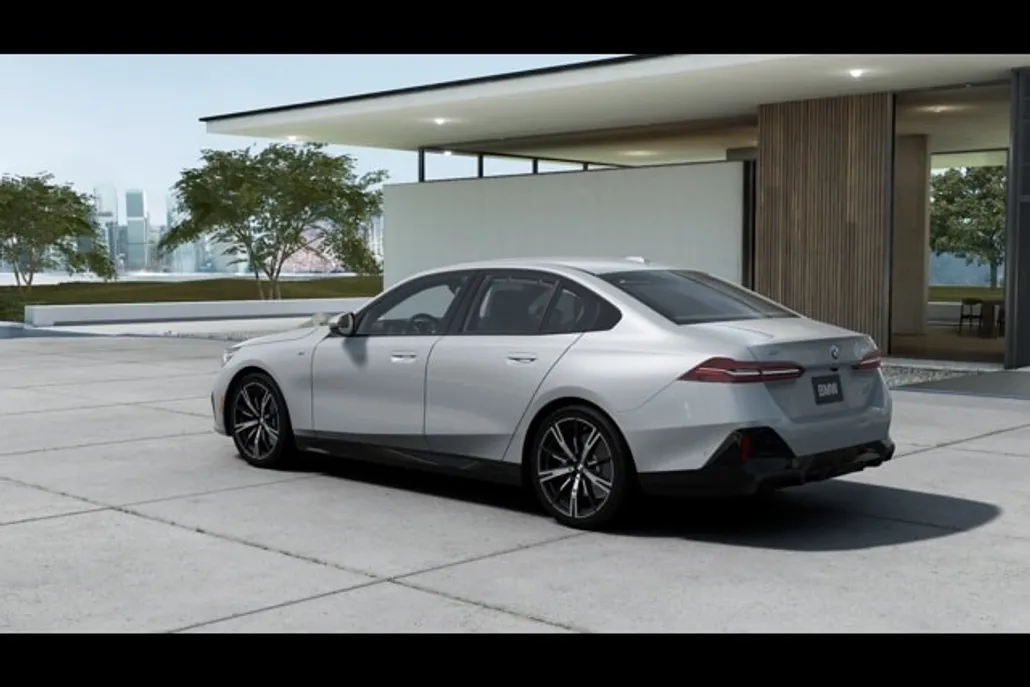 2025 Bmw 530i xDrive Sedan photo 1
