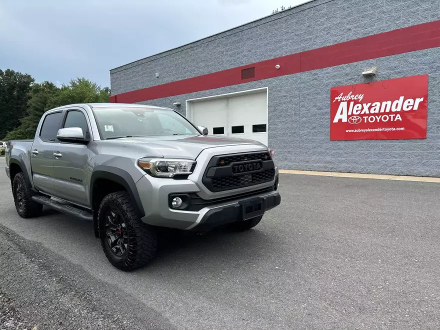 2021 Toyota Tacoma 4x4 SR Double Cab V6 photo 1