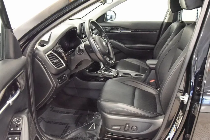 2021 Kia Seltos EX photo 1