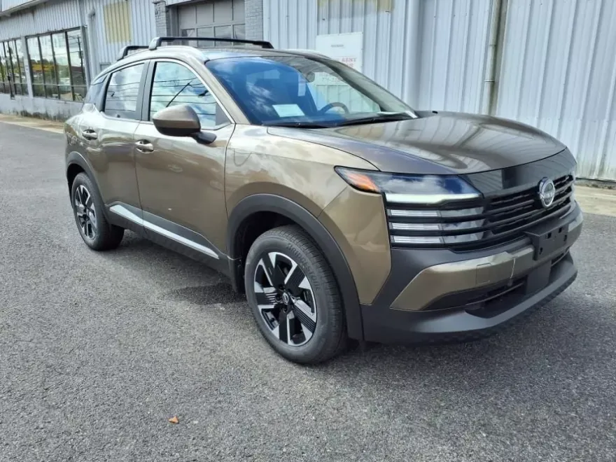 2025 Nissan Kicks SV photo 1