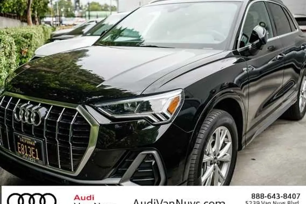 2022 Audi Q3 S line Premium Plus photo 1