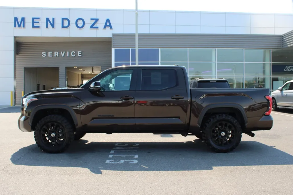 2024 Toyota Tundra Limited CrewMax photo 1