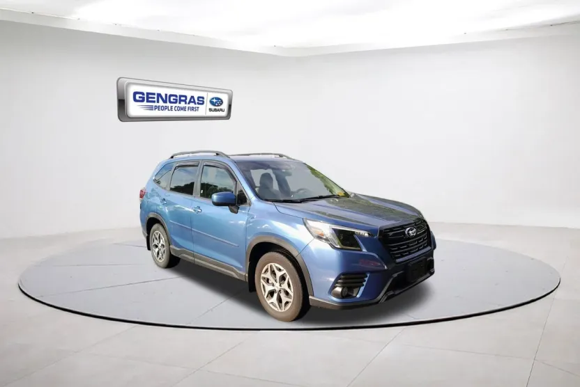 2023 Subaru Forester Premium photo 1