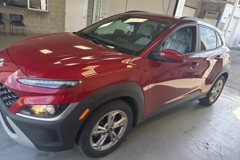 2022 Hyundai Kona SEL photo 1