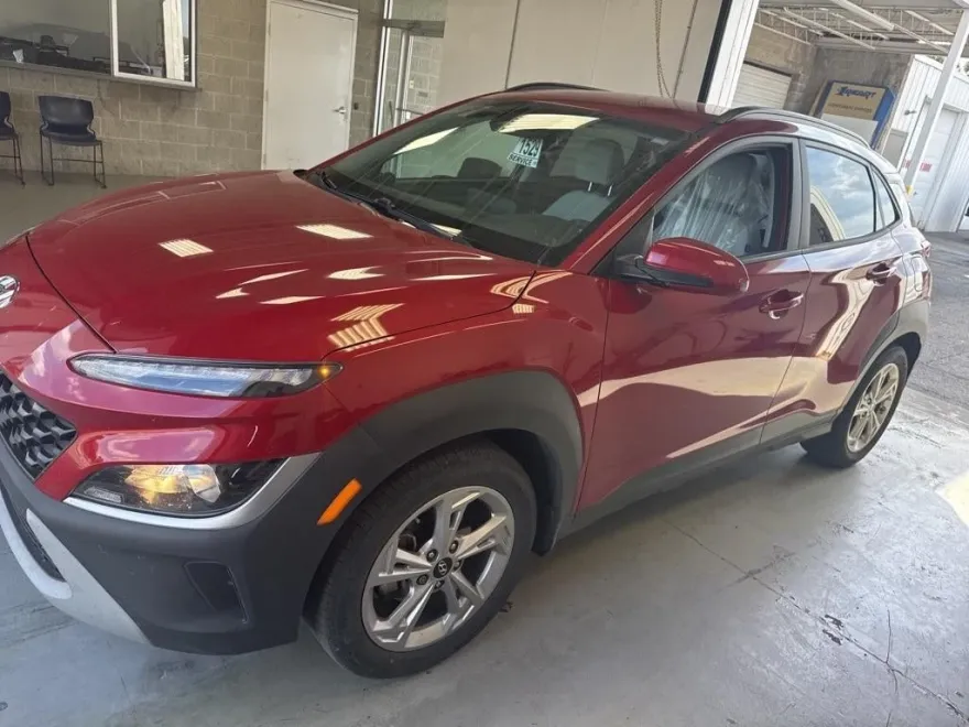 2022 Hyundai Kona SEL photo 1