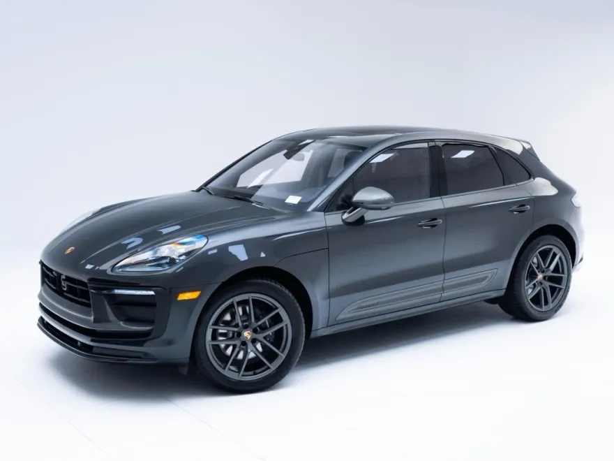 2025 Porsche Macan T photo 1