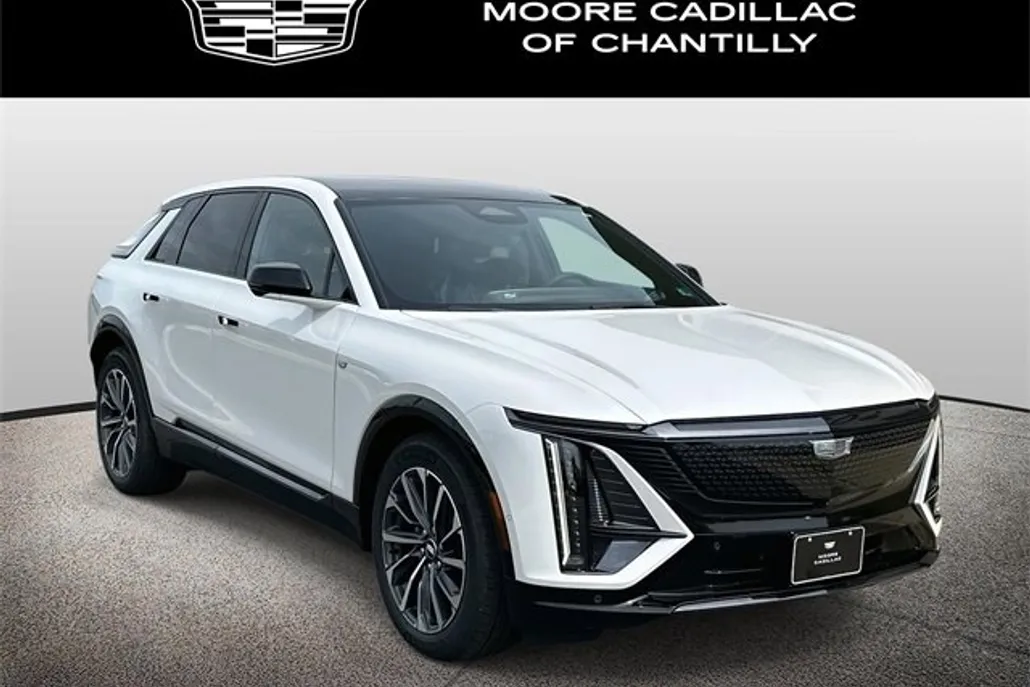 2025 Cadillac Lyriq Sport photo 1