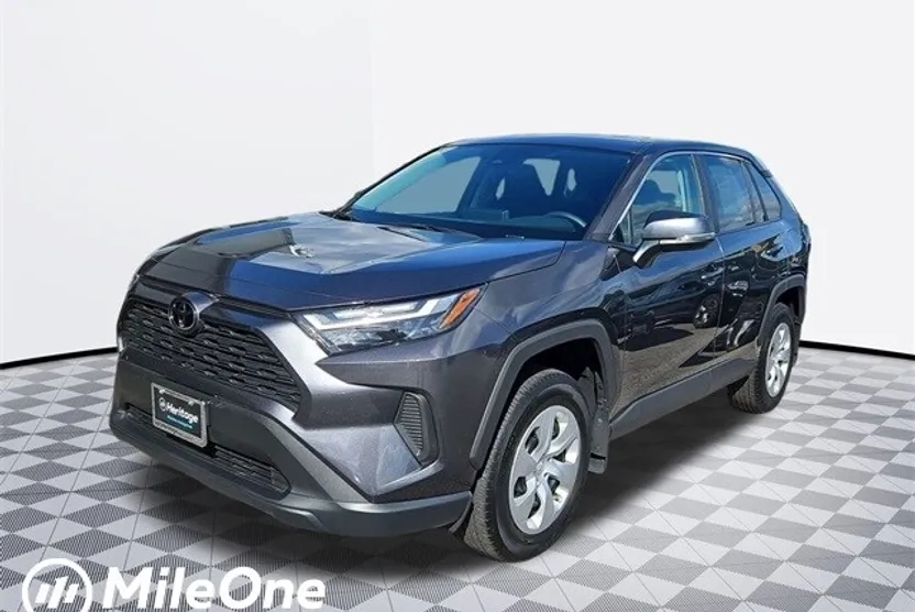 2024 Toyota RAV4 LE photo 1