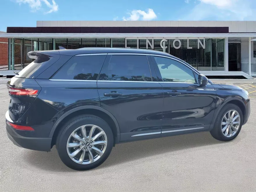 2022 Lincoln Corsair Standard photo 1