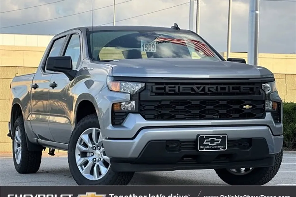 2025 Chevrolet Silverado 1500 Custom photo 1