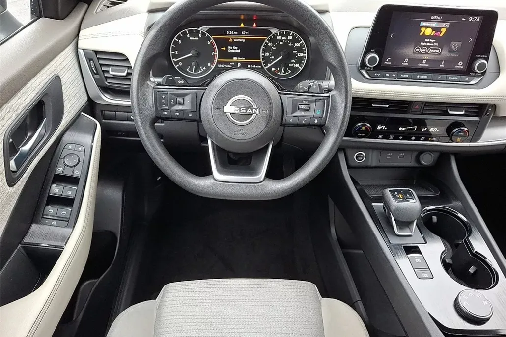 2023 Nissan Rogue SV photo 1