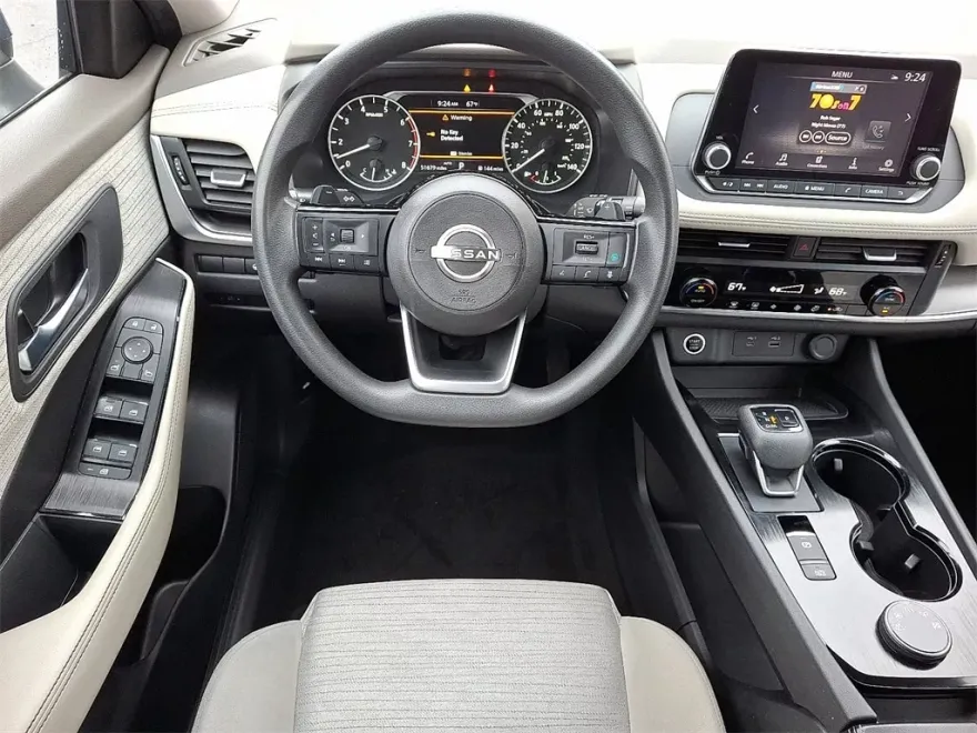 2023 Nissan Rogue SV photo 1