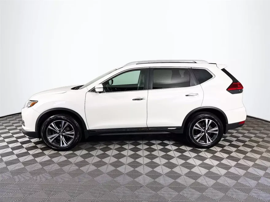 2017 Nissan Rogue SL photo 1