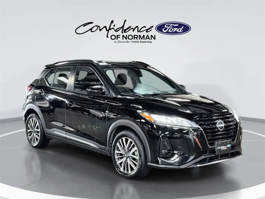 2024 Nissan Kicks SR photo 1