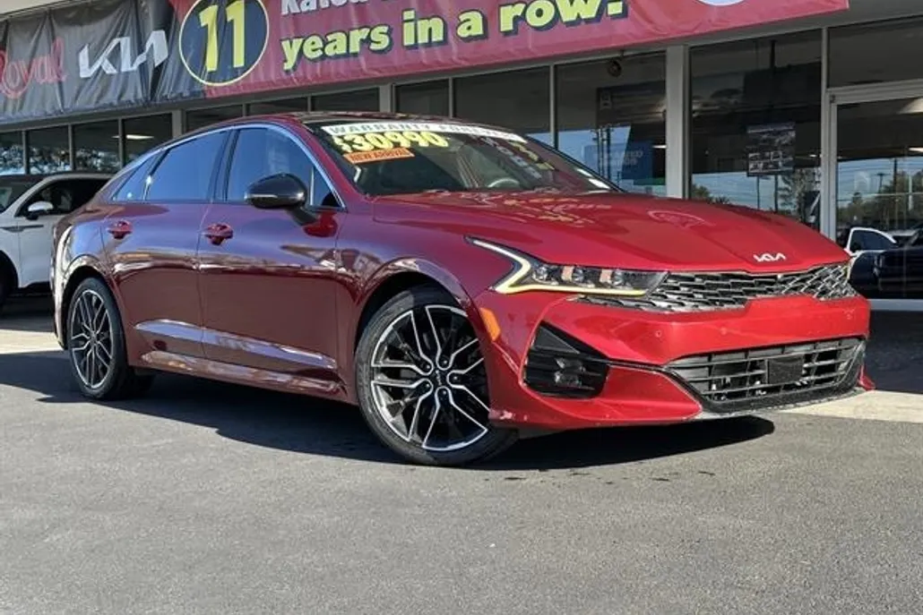 2024 Kia K5 GT photo 1