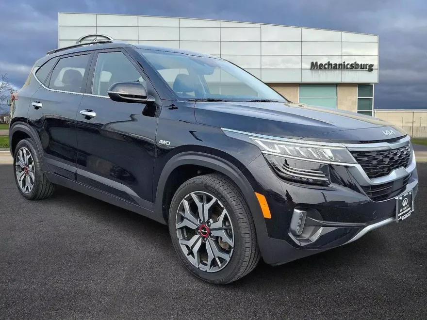 2023 Kia Seltos SX photo 1