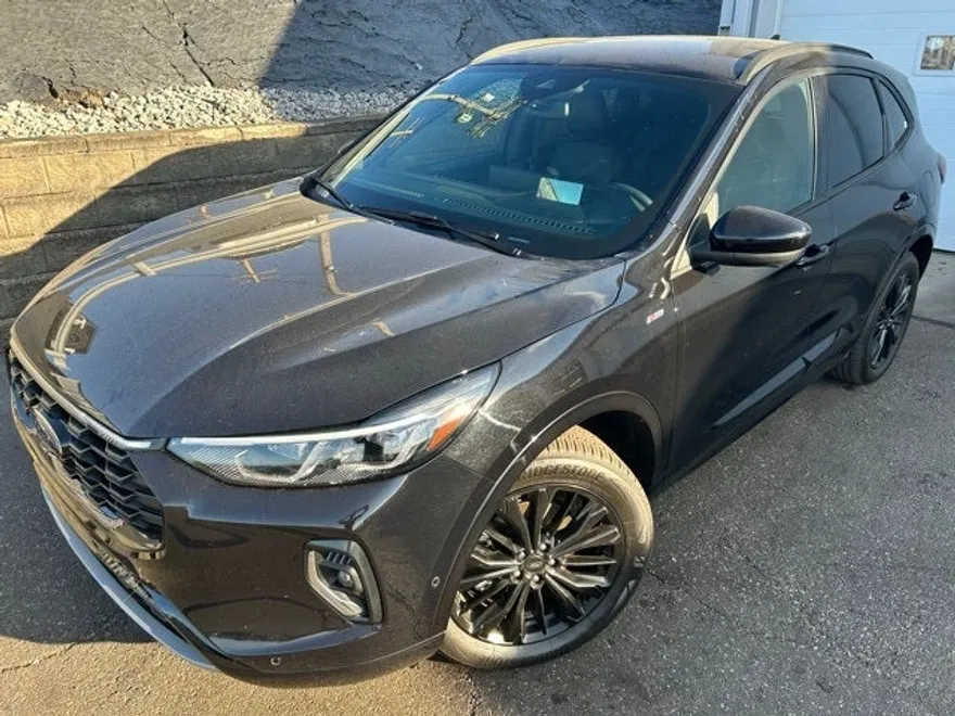 2023 Ford Escape ST-Line Elite photo 1