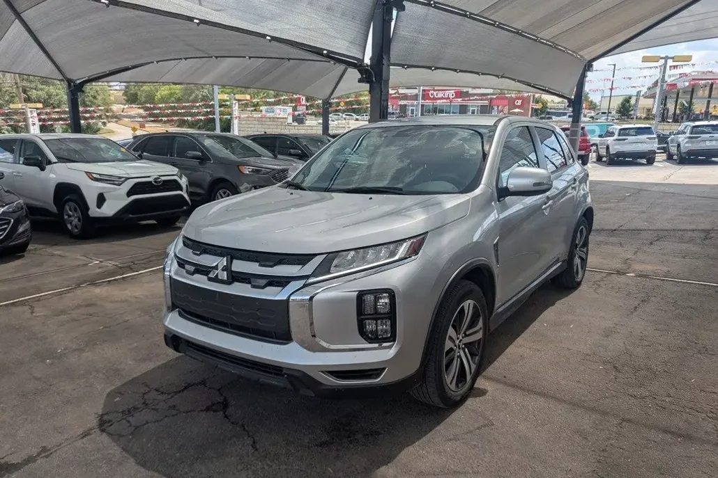 2024 Mitsubishi Outlander Sport SE photo 1