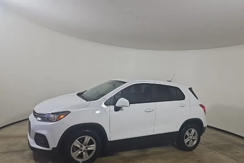 2020 Chevrolet Trax LS photo 1