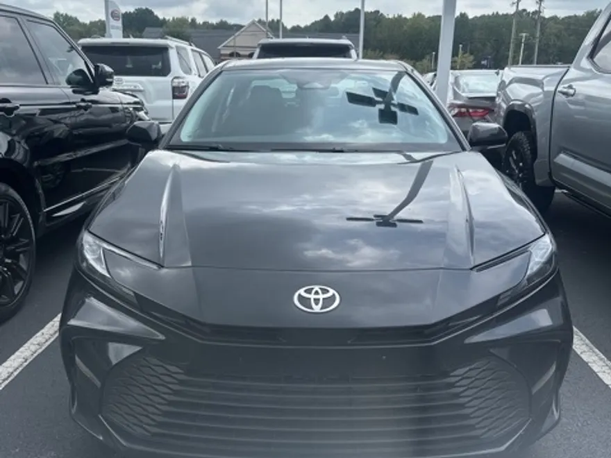 2025 Toyota Camry LE photo 1