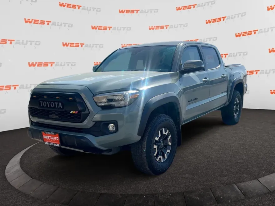 2022 Toyota Tacoma TRD Off-Road photo 1