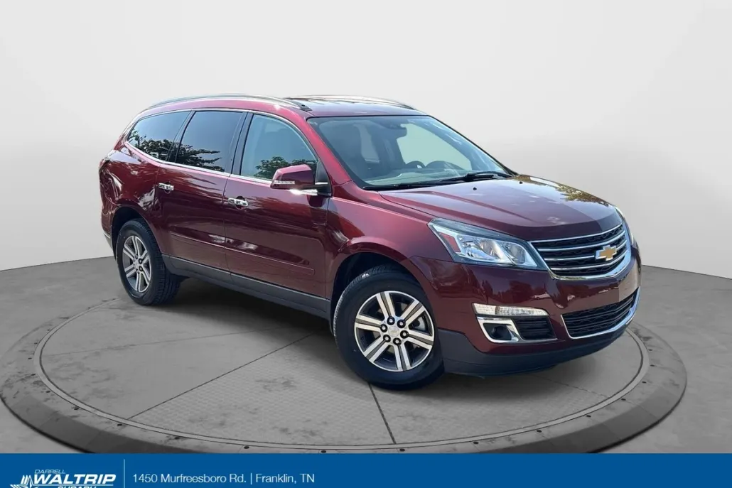 2017 Chevrolet Traverse 2LT photo 1