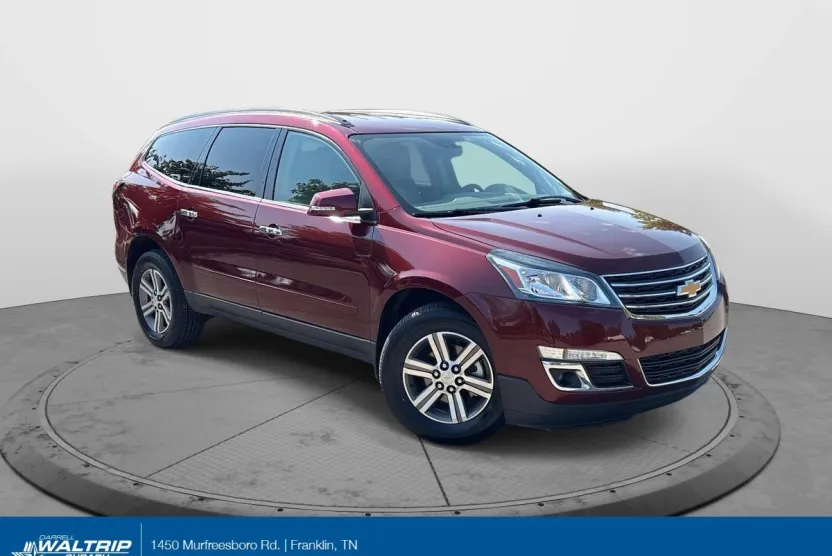2017 Chevrolet Traverse 2LT photo 1