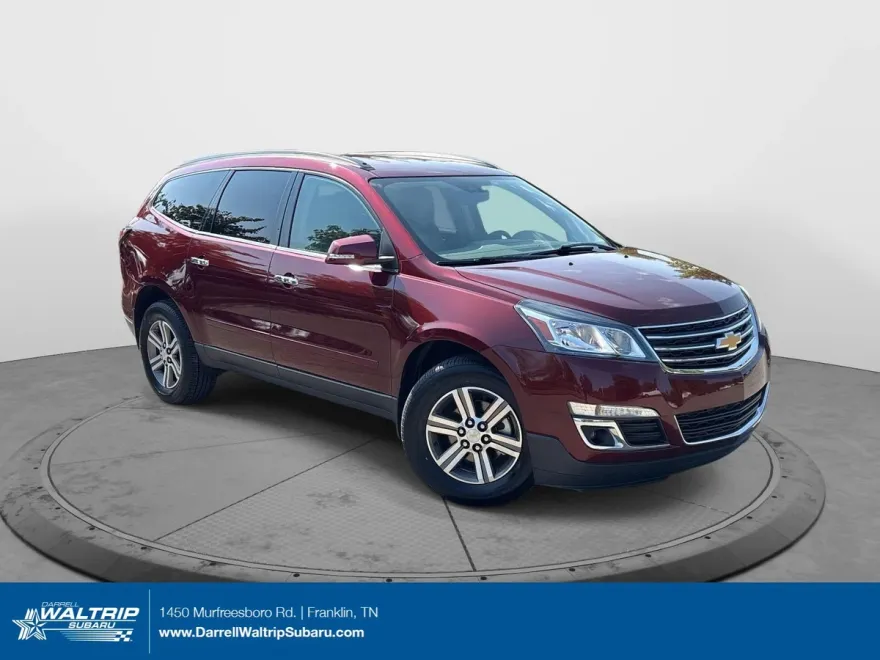 2017 Chevrolet Traverse 2LT photo 1