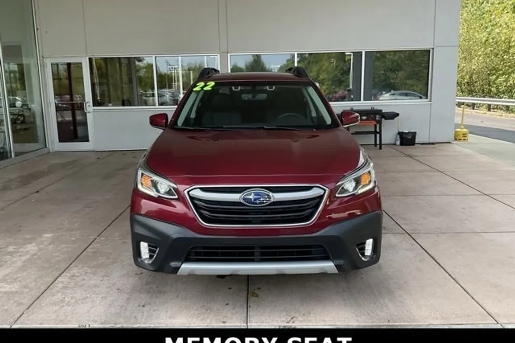 2022 Subaru Outback Limited photo 1
